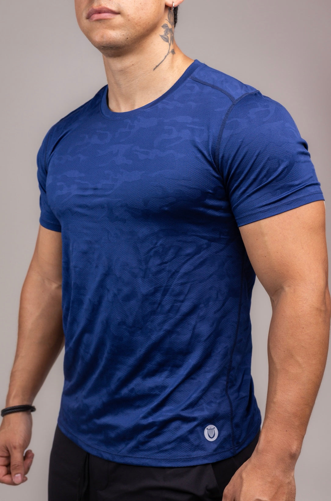 ESSENCE T-SHIRT